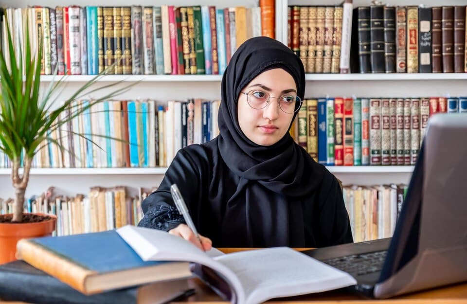 6 بهترین کانال یوتیوب برای یادگیری زبان فارسی